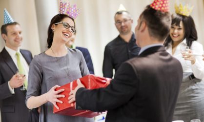 60 прикольных поздравлений с Днём рождения мужчине начальнику