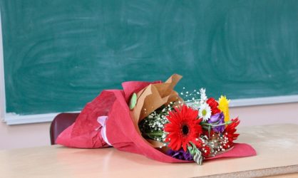 70 поздравлений учителю с Днем рождения в прозе и своими словами